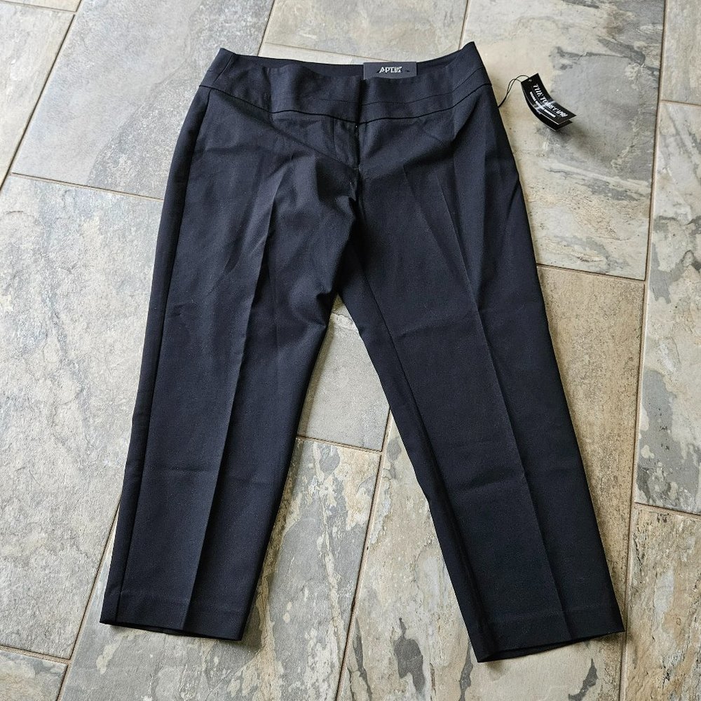 Apt 9 The Torie Capri Mid Rise Pants Black Size 8 NWT